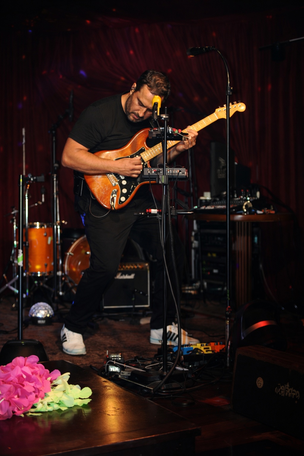 Jean Carlos Heigl Garcia – Branding Shot Gitarre Wien