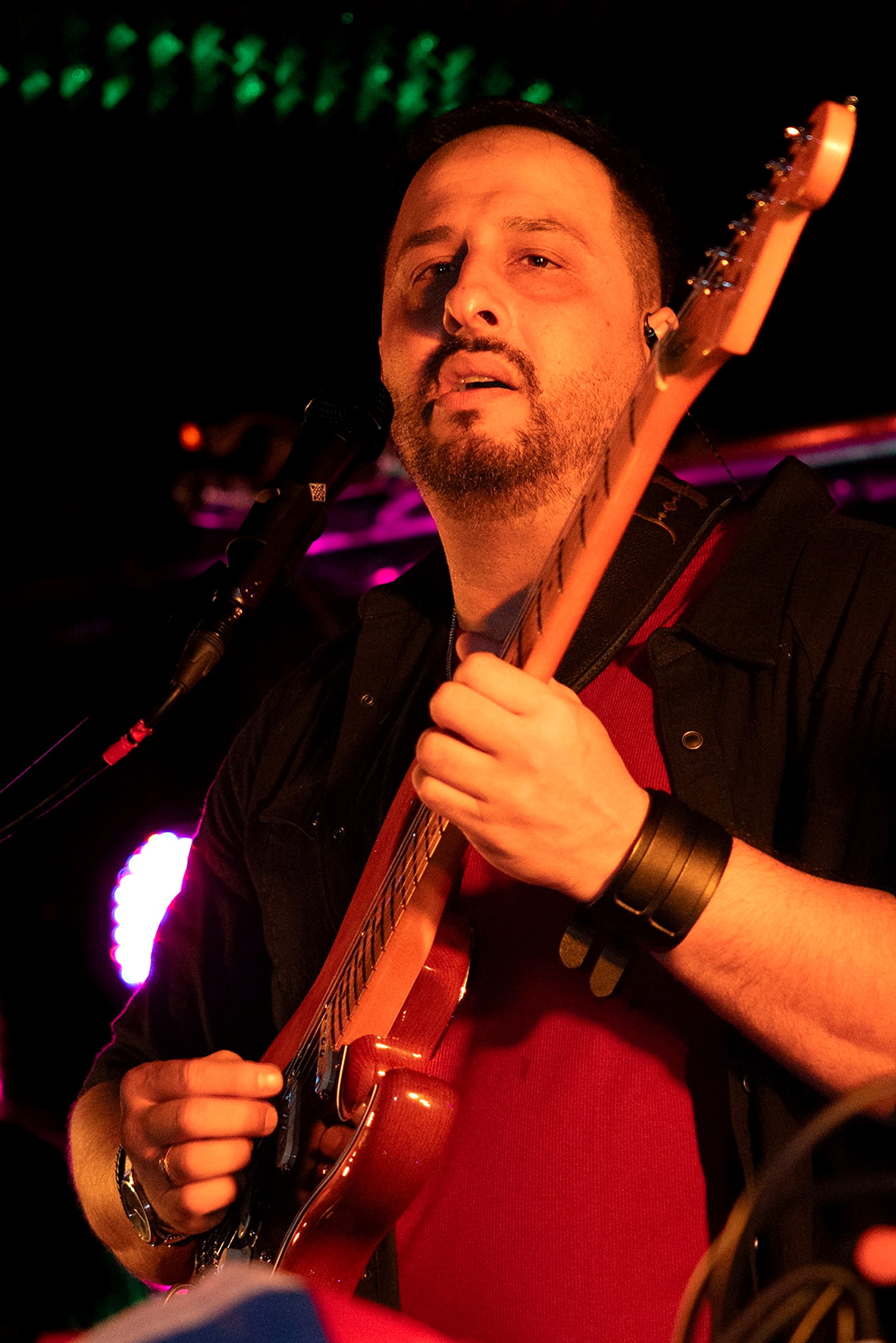 Jean Carlos Heigl Garcia – Gesang Gitarre live Wien